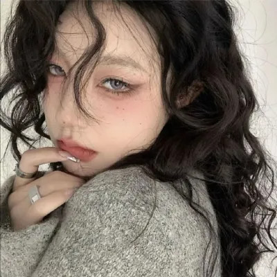 2025好看的头像女生高清图片