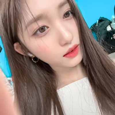 ive头像高清无水印