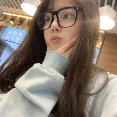 2025年头像图片女生真人照片