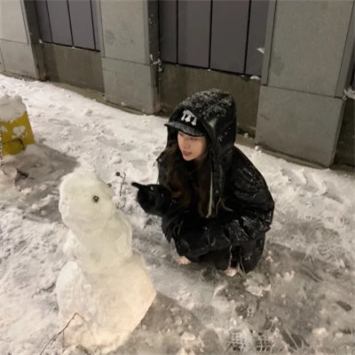 2025年头像图片女生真人照片