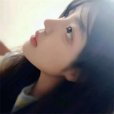 2025最火爆的头像女生真人图片