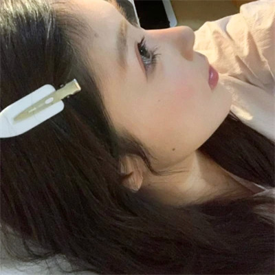 2025最火爆的头像女生真人图片