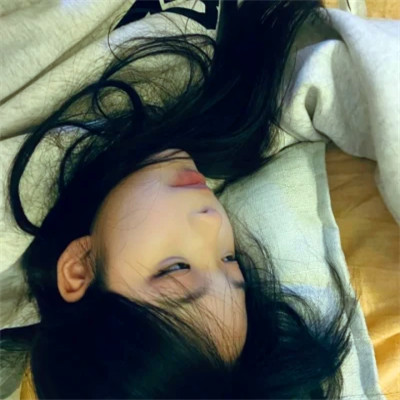 2025最火爆的头像女生真人图片
