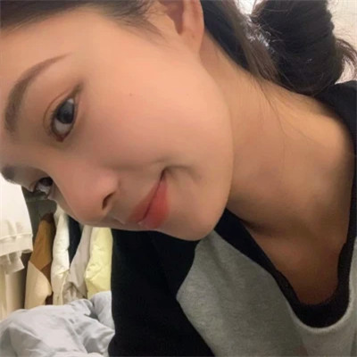 2025最火爆的头像女生真人图片