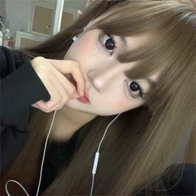 2025最火爆的头像女生真人图片
