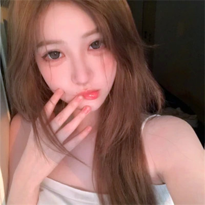 2025最火爆的头像女生真人图片