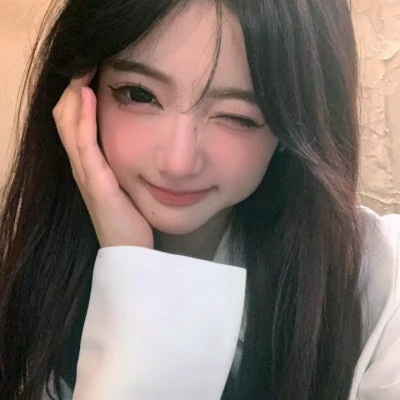 2025最火爆的头像女生真人图片
