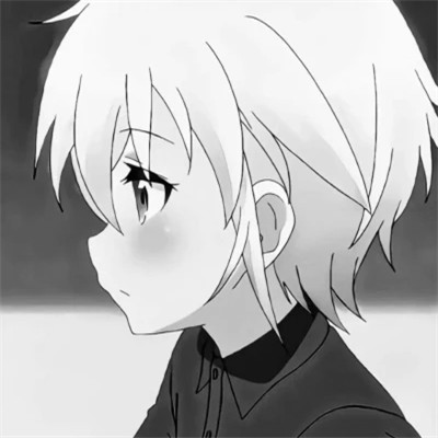 黑白情侣头像一左一右动漫