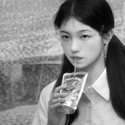 黑白甜妹照片头像
