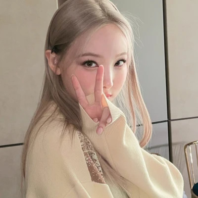 头像网红女生漂亮