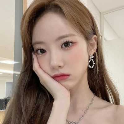  热门网红头像图片女