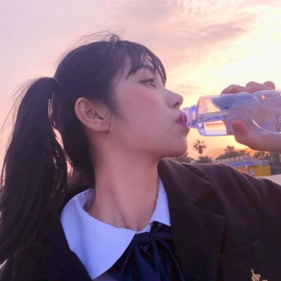 纯欲风最新干净超耐看的女生头像