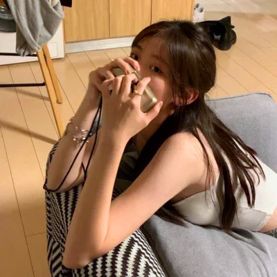 超好看ins风女生头像