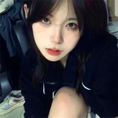 超好看ins风女生头像