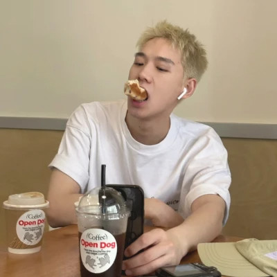 2025超酷个性男生微信头像