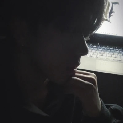 2025超酷个性男生微信头像