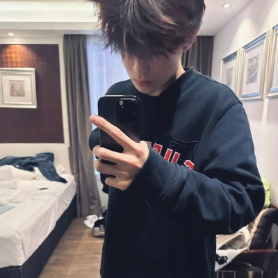 2025超酷个性男生微信头像