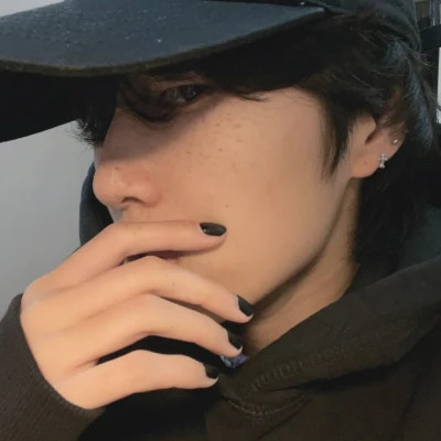2025超酷个性男生微信头像