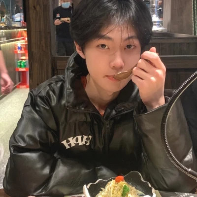 2025年图片头像男生真人