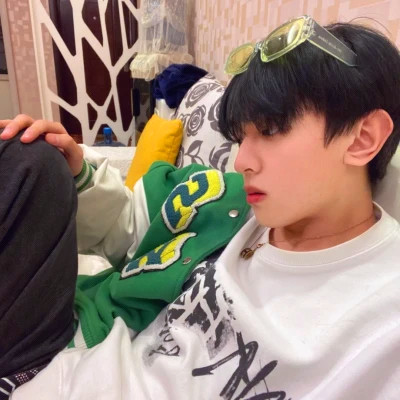 2025帅气超酷的少年感男生头像