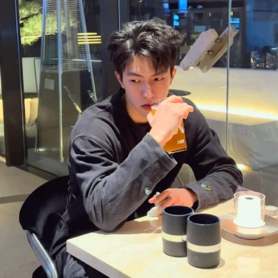 2025帅气超酷的少年感男生头像