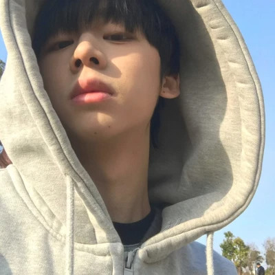 2025最新高清高质量小众男头