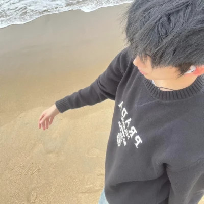 2025让人一眼就喜欢的男生头像
