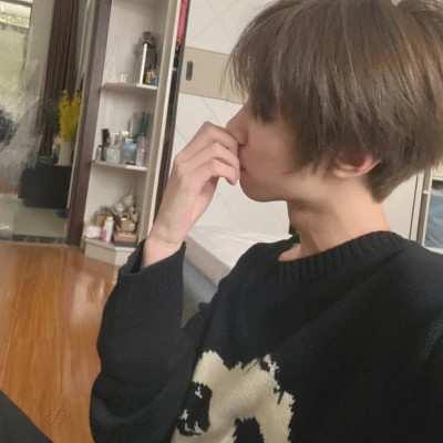 2025让人一眼就喜欢的男生头像