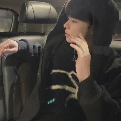 2025最新版帅气微信男生头像