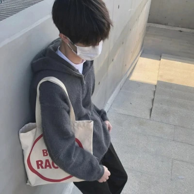 2025最新版帅气微信男生头像