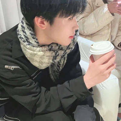 2025最新霸气超酷帅气真人男生头像