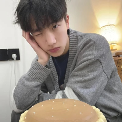 2025最新最好最潮男生头像