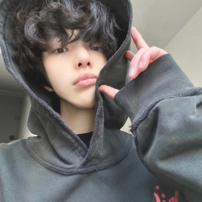 2025最新最好最潮男生头像