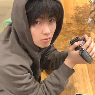 2025最新最好最潮男生头像