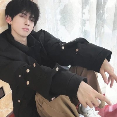 2025年男生专属头像个性图片