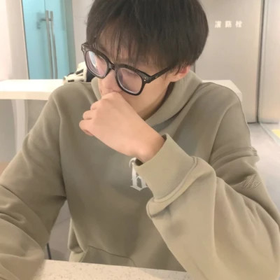 2025年个性头像男生网红图片