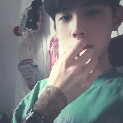 2025年个性头像男生网红图片