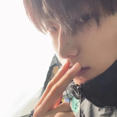 2025年个性头像男生网红图片
