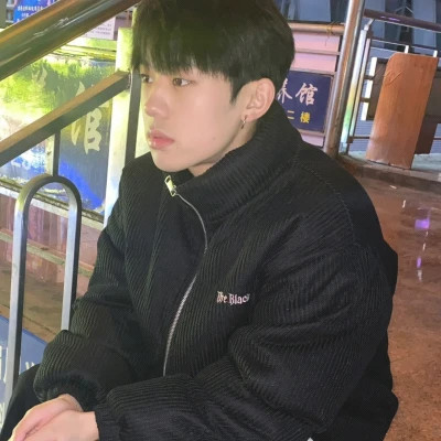 2025年最新版男头像潮流图片