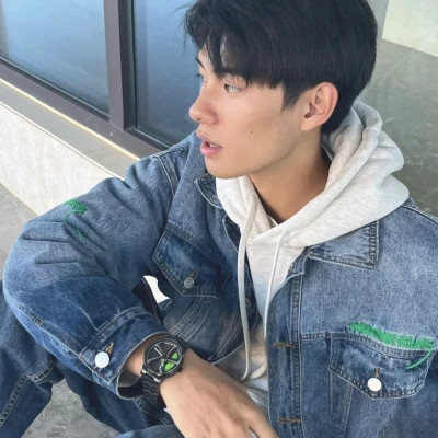 2025高清潮流男生真人头像