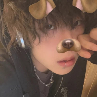 2025最火男生真人头像