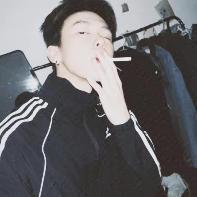 2025最火男生真人头像