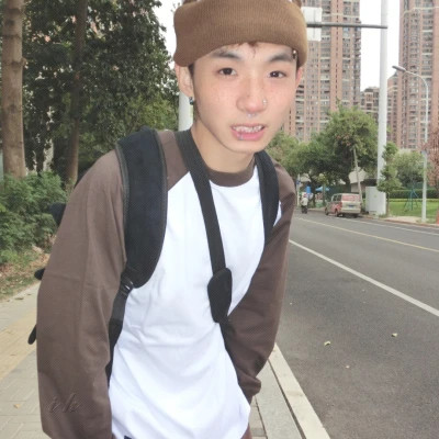 2025最火男生真人头像