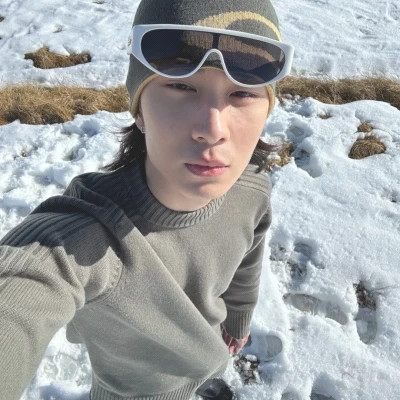 2025最帅的男人头像