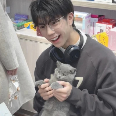 2025最帅的男人头像