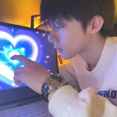 2025最帅的男人头像