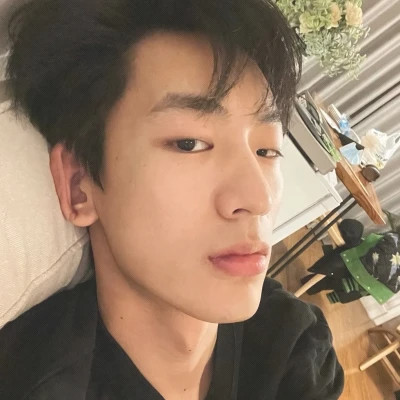 2025图片大全好看头像男生