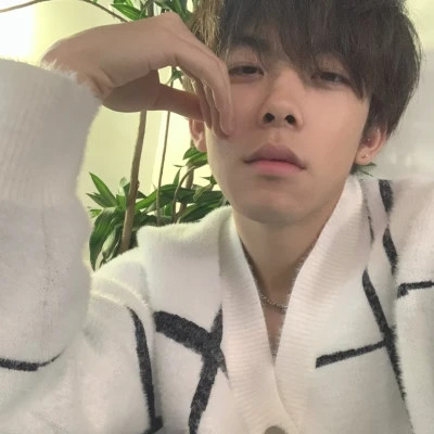 2025图片大全好看头像男生