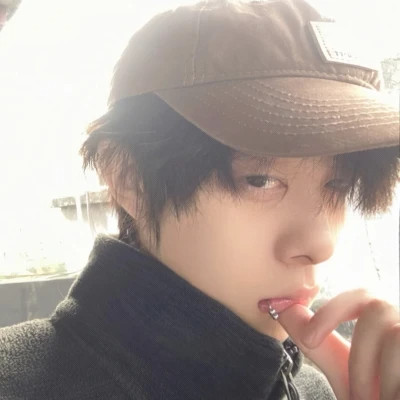 2025图片大全好看头像男生