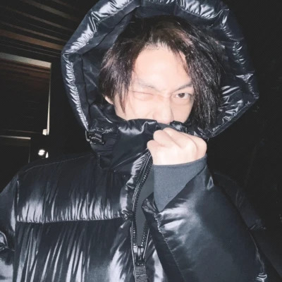 2025图片大全好看头像男生